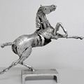 sculpture bronze cheval qui rue en acier - Erwan André